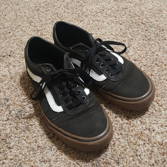 Vans - Picture 2 of 2